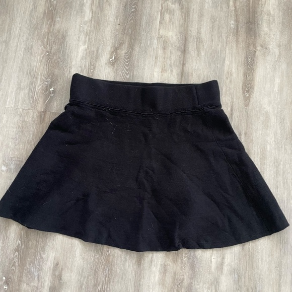 Aritzia Talula Flared a-line skirt black medium - Picture 3 of 9